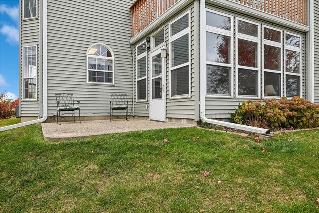 6305 Greenbriar Lane SW B, Cedar Rapids, IA 52404