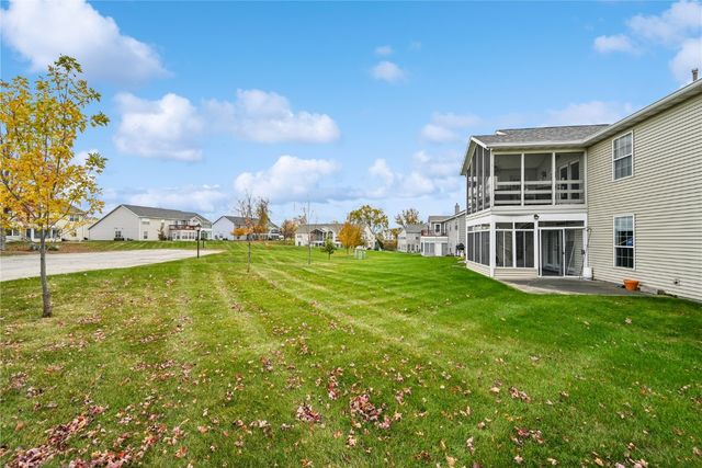 6305 Greenbriar Lane SW B, Cedar Rapids, IA 52404