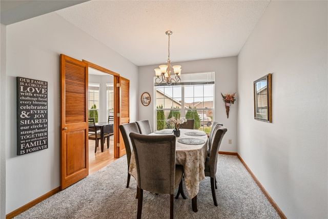 6305 Greenbriar Lane SW B, Cedar Rapids, IA 52404