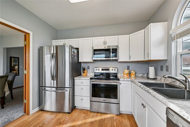 6305 Greenbriar Lane SW B, Cedar Rapids, IA 52404