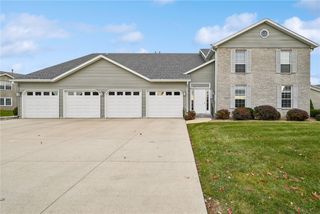 6305 Greenbriar Lane SW B, Cedar Rapids, IA 52404