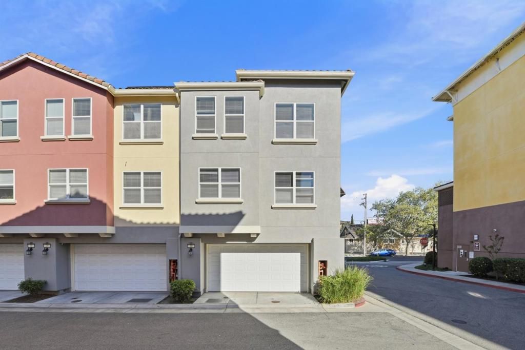 Image 32 of property listing at 19 N Willard, San Jose, CA 95126