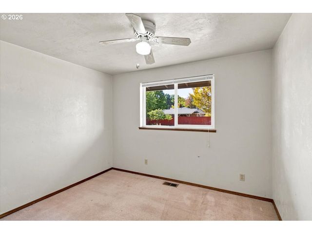 1423 32ND Ave, Albany, OR 97322