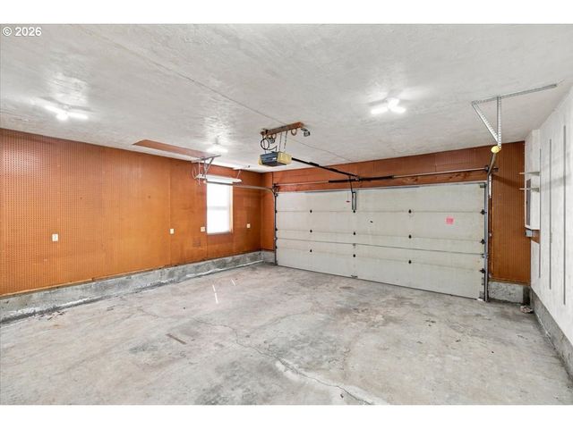1423 32ND Ave, Albany, OR 97322