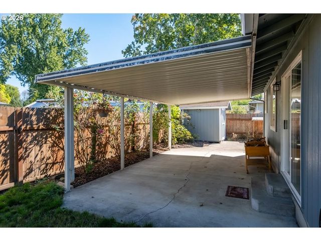 1423 32ND Ave, Albany, OR 97322