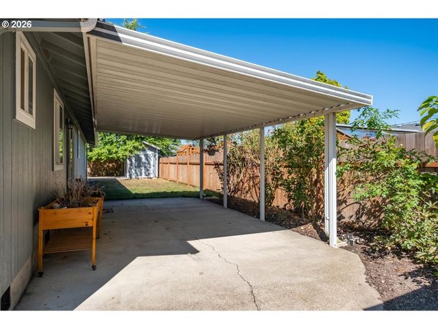 1423 32ND Ave, Albany, OR 97322
