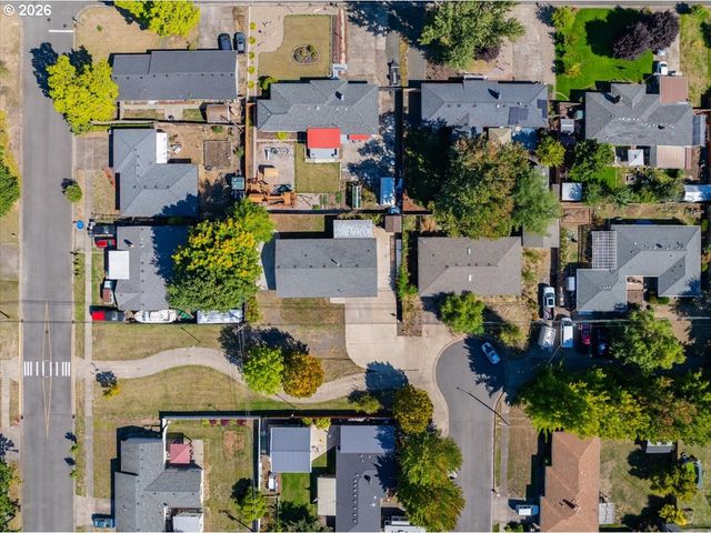 1423 32ND Ave, Albany, OR 97322