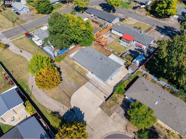 1423 32ND Ave, Albany, OR 97322