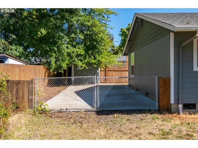 1423 32ND Ave, Albany, OR 97322
