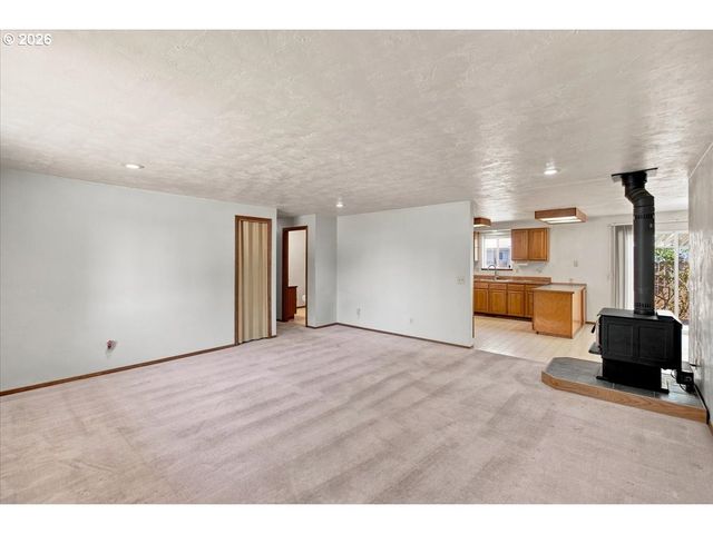 1423 32ND Ave, Albany, OR 97322