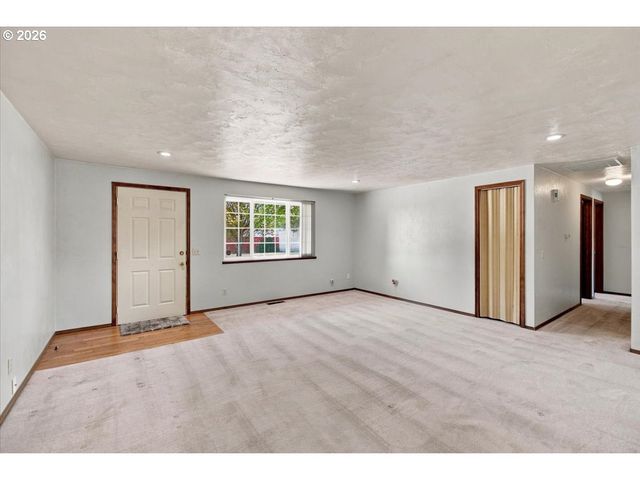 1423 32ND Ave, Albany, OR 97322