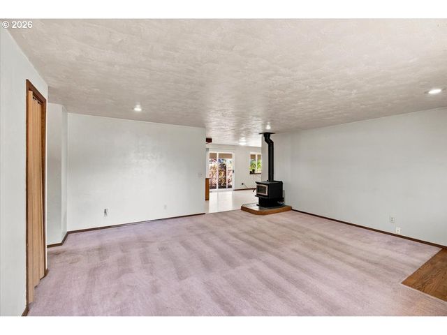1423 32ND Ave, Albany, OR 97322