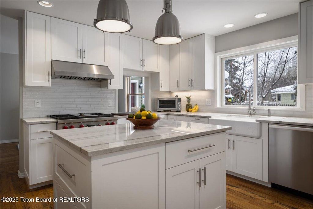 1930 W HOMESTEAD Drive, Jackson, WY 83001 photo 2