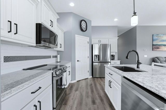 10144 Buckshire Court, New Haven, IN 46774