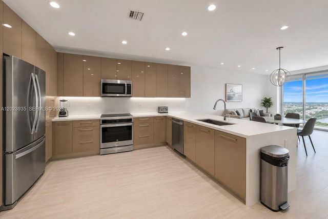 2000 Metropica Way 1408, Sunrise, FL 33323