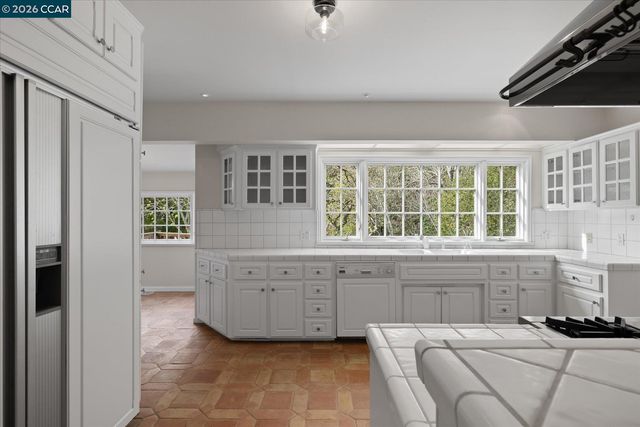 110 Moraga Way, Orinda, CA 94563