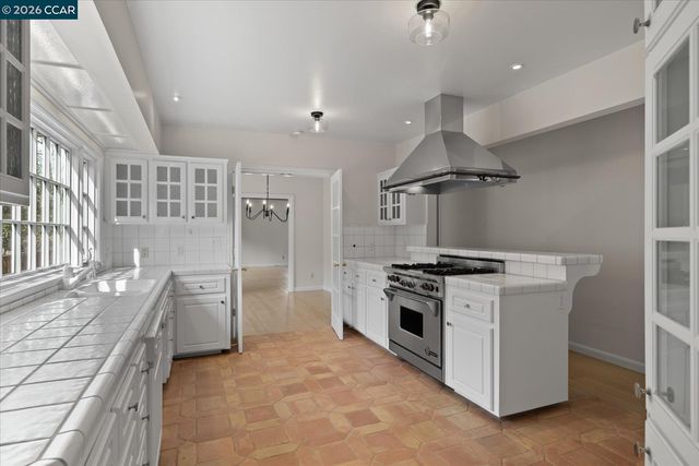 110 Moraga Way, Orinda, CA 94563