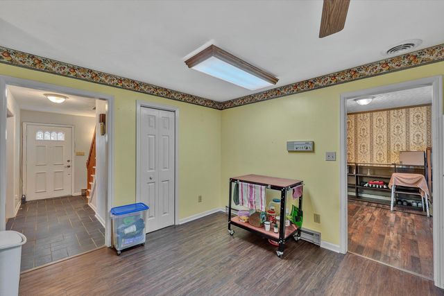124 Stratford DR, Blue Ridge, VA 24064