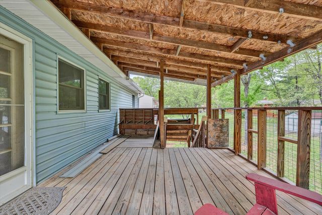 124 Stratford DR, Blue Ridge, VA 24064