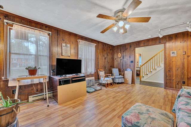 124 Stratford DR, Blue Ridge, VA 24064
