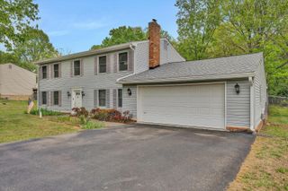 124 Stratford DR, Blue Ridge, VA 24064