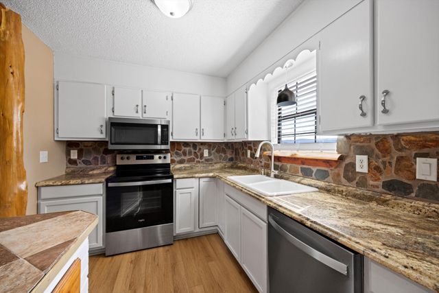 2049 Saunders Road, Ringgold, GA 30736