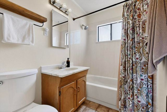 1005 Dakota Street SE, Albuquerque, NM 87108