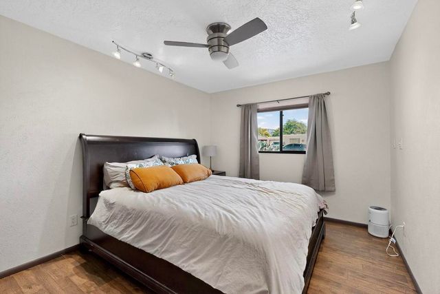 1005 Dakota Street SE, Albuquerque, NM 87108