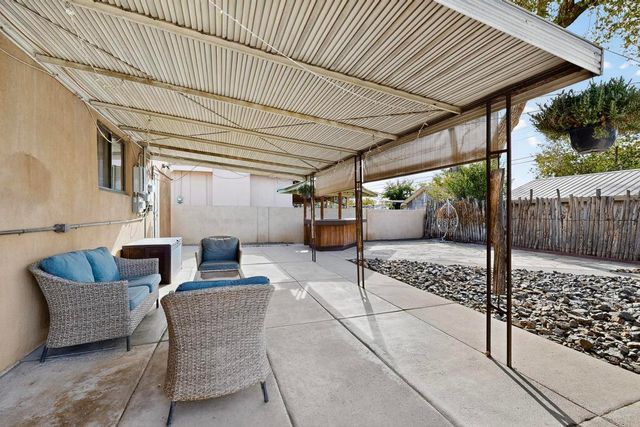 1005 Dakota Street SE, Albuquerque, NM 87108