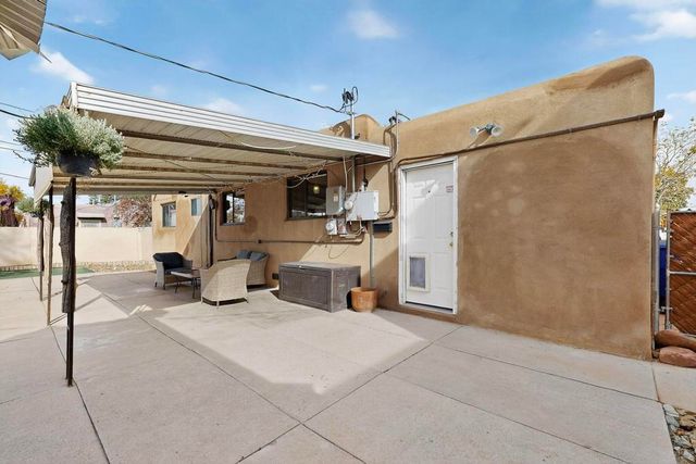 1005 Dakota Street SE, Albuquerque, NM 87108