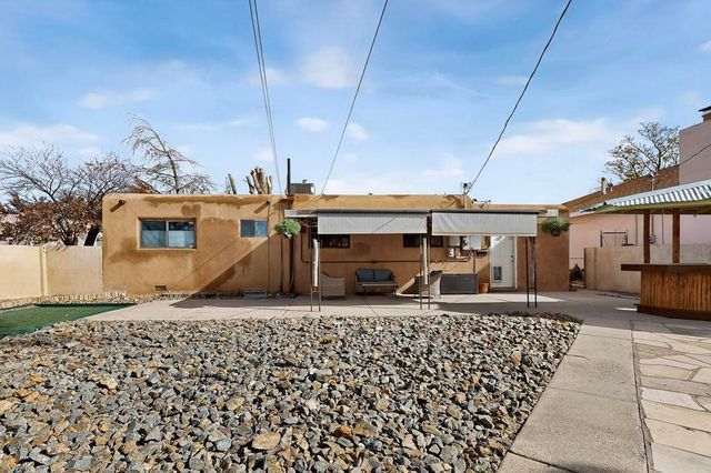 1005 Dakota Street SE, Albuquerque, NM 87108