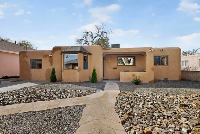 1005 Dakota Street SE, Albuquerque, NM 87108