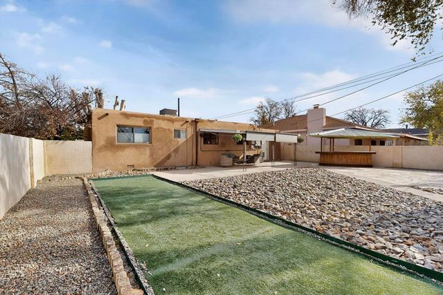 1005 Dakota Street SE, Albuquerque, NM 87108