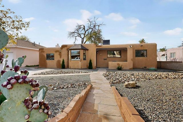 1005 Dakota Street SE, Albuquerque, NM 87108