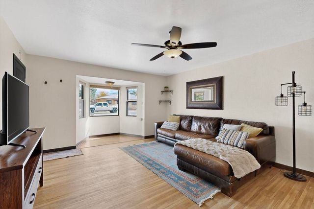 1005 Dakota Street SE, Albuquerque, NM 87108