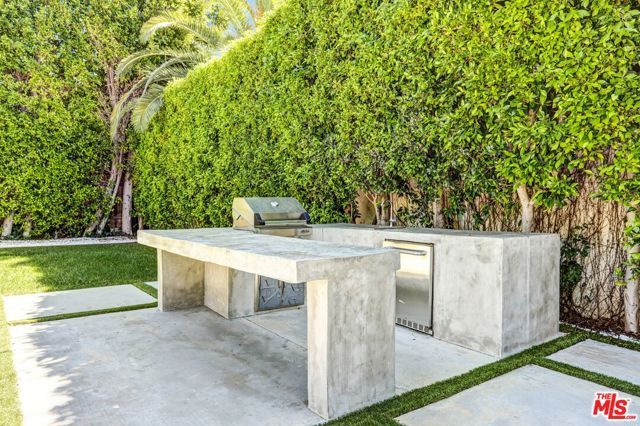 934 N Sweetzer Avenue, West Hollywood, CA 90069