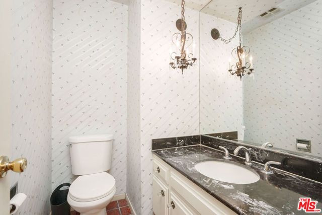 1418 Warner Avenue, Los Angeles, CA 90024
