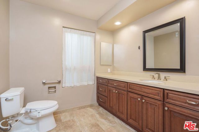 1418 Warner Avenue, Los Angeles, CA 90024
