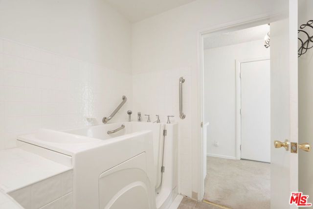 1418 Warner Avenue, Los Angeles, CA 90024