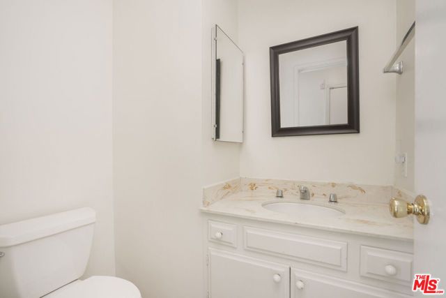1418 Warner Avenue, Los Angeles, CA 90024