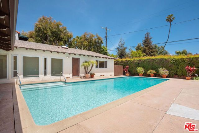 1418 Warner Avenue, Los Angeles, CA 90024
