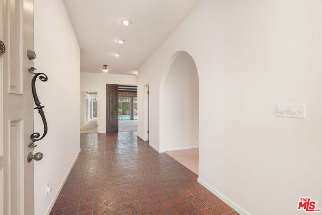 1418 Warner Avenue, Los Angeles, CA 90024