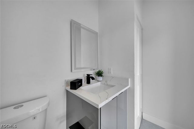 1013 NE 12th TER, Cape Coral, FL 33909
