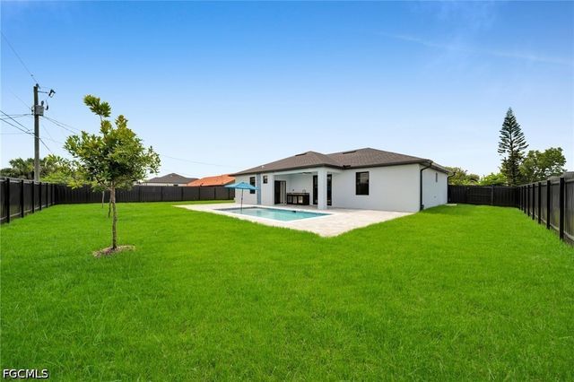 1013 NE 12th TER, Cape Coral, FL 33909