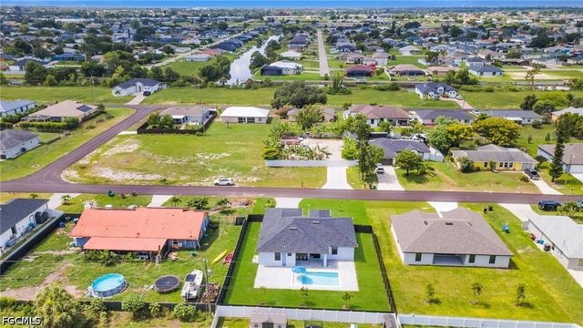 1013 NE 12th TER, Cape Coral, FL 33909