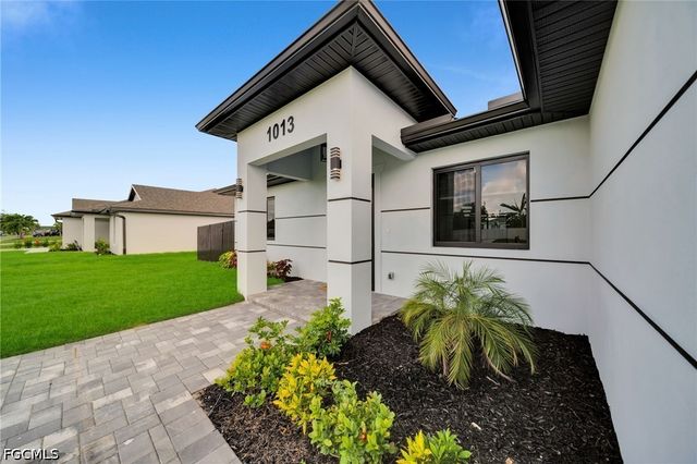 1013 NE 12th TER, Cape Coral, FL 33909