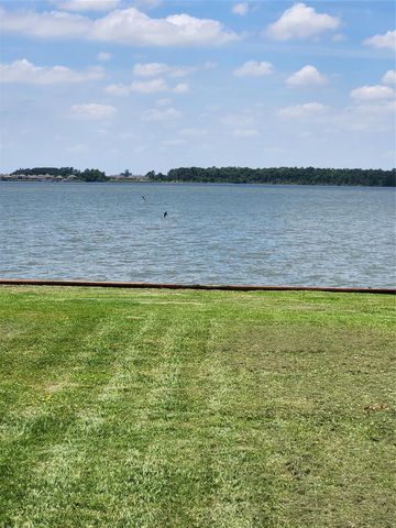 3739 Shore Shadows Drive, Crosby, TX 77532