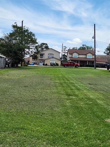 3739 Shore Shadows Drive, Crosby, TX 77532