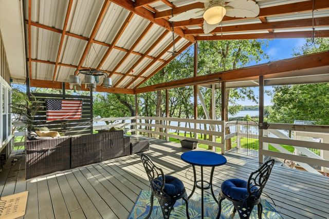 1616 Woodview Drive, Alvarado, TX 76009