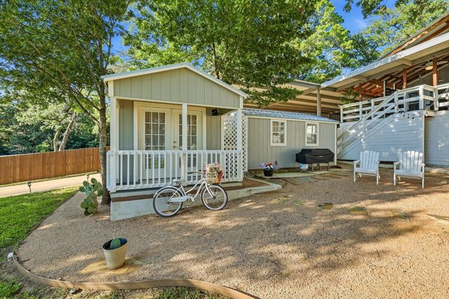 1616 Woodview Drive, Alvarado, TX 76009